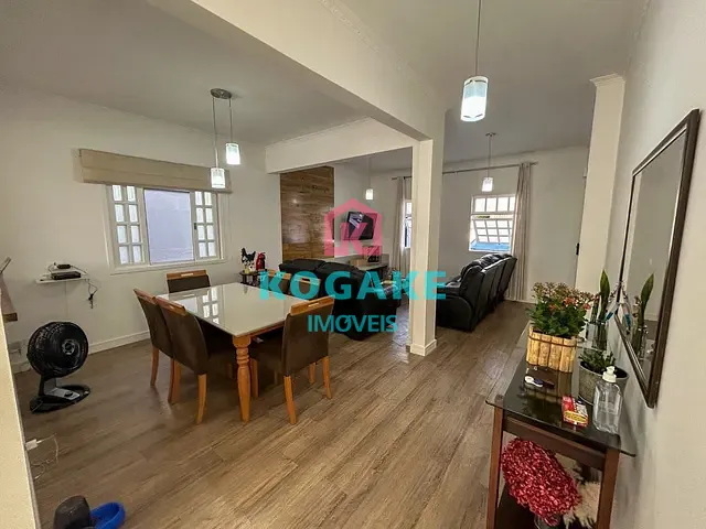 Sobrado com 325m² 4 quartos e 4 banheiros, à venda, no bairro Urbanova em São José dos Campos