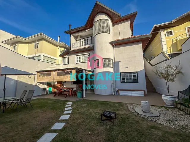 Sobrado com 325m² 4 quartos e 4 banheiros, à venda, no bairro Urbanova em São José dos Campos