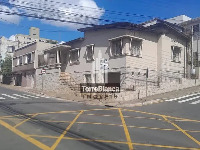 Sobrado com 166m² 5 quartos e 2 banheiros, à venda, no bairro Centro em Ponta Grossa