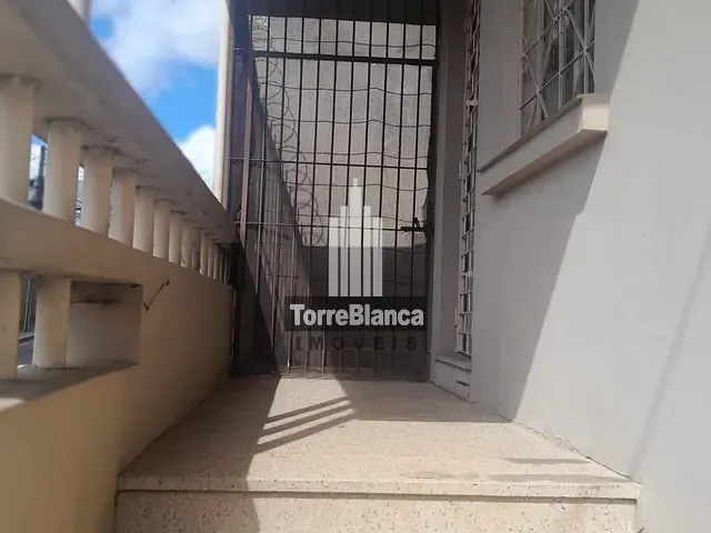 Sobrado com 166m² 5 quartos e 2 banheiros, à venda, no bairro Centro em Ponta Grossa