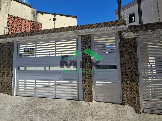 Sobrado 3 quartos e 2 banheiros, para alugar, no bairro Taboão em Diadema