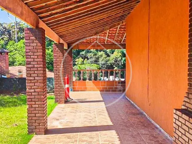 Sobrado com 1000m² 5 quartos e 6 banheiros, à venda, no bairro Lagoa Grande em Embu-Guaçu