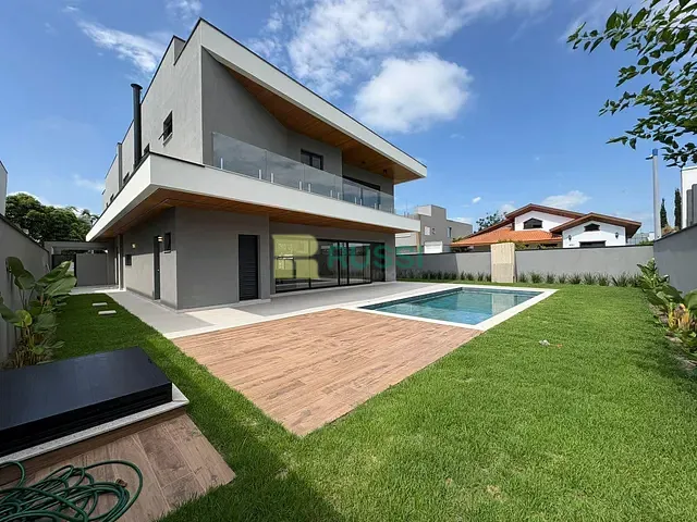 Sobrado com 530m² 4 quartos e 6 banheiros, à venda, no bairro Urbanova em São José dos Campos