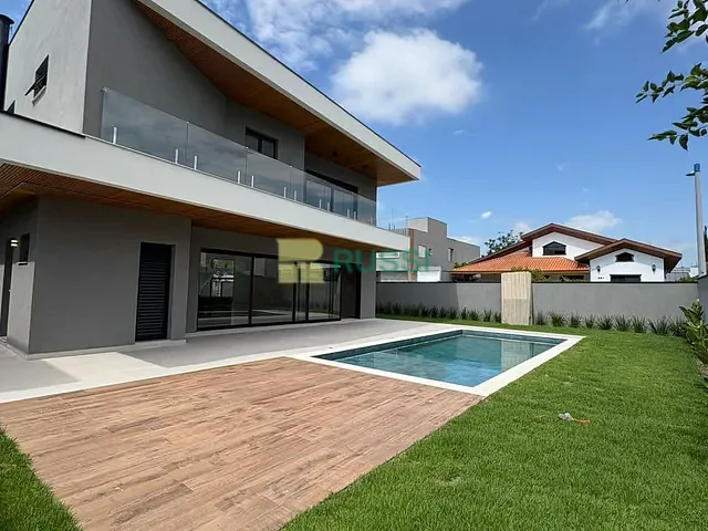 Sobrado com 530m² 4 quartos e 6 banheiros, à venda, no bairro Urbanova em São José dos Campos