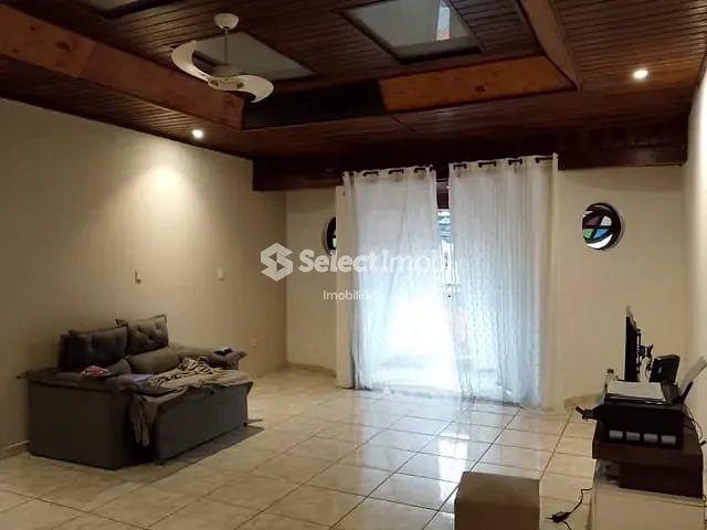Sobrado com 250m² 2 quartos e 2 banheiros, à venda, no bairro Parque Bandeirantes em Mauá