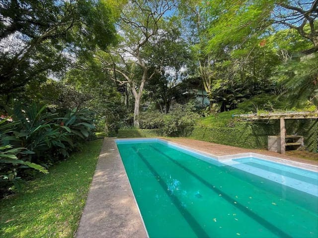 Sobrado com 1043m² 3 quartos e 4 banheiros, à venda, no bairro Chácara do Refúgio em Carapicuíba