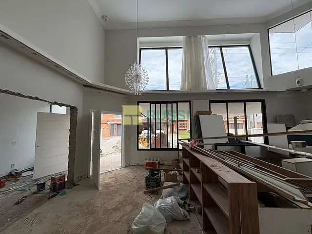 Sobrado com 365m² 5 quartos e 7 banheiros, à venda, no bairro Jardim das Colinas em São José dos Campos