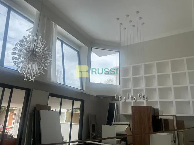 Sobrado com 365m² 5 quartos e 7 banheiros, à venda, no bairro Jardim das Colinas em São José dos Campos