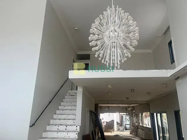 Sobrado com 365m² 5 quartos e 7 banheiros, à venda, no bairro Jardim das Colinas em São José dos Campos