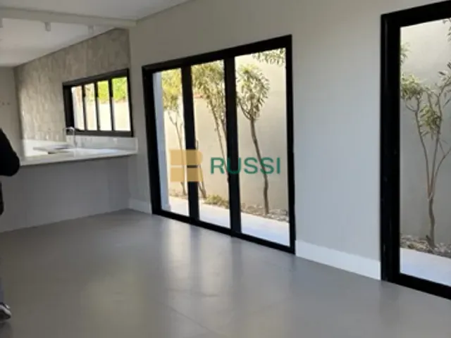Sobrado com 365m² 5 quartos e 7 banheiros, à venda, no bairro Jardim das Colinas em São José dos Campos