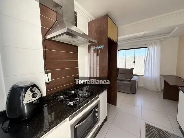 Sobrado com 80m² 2 quartos e 2 banheiros, para alugar, no bairro Uvaranas em Ponta Grossa