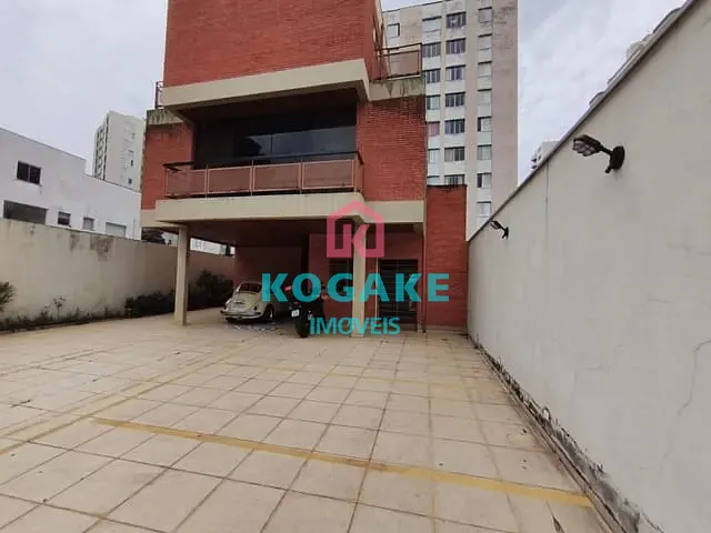 Sobrado com 660m², para alugar, no bairro Vila Adyana em São José dos Campos