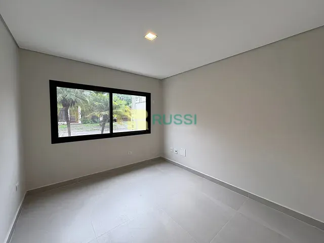 Sobrado com 340m² 5 quartos e 7 banheiros, à venda, no bairro Jardim das Colinas em São José dos Campos