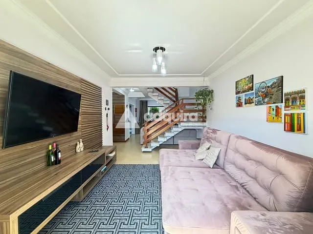 Sobrado com 145m² 3 quartos e 3 banheiros, à venda, no bairro Jardim Carvalho em Ponta Grossa