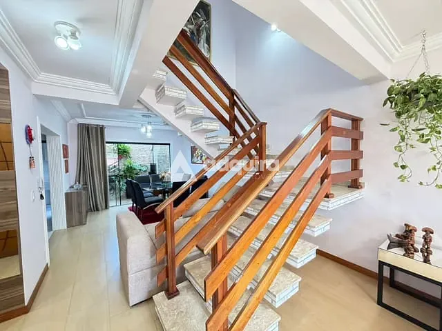 Sobrado com 145m² 3 quartos e 3 banheiros, à venda, no bairro Jardim Carvalho em Ponta Grossa