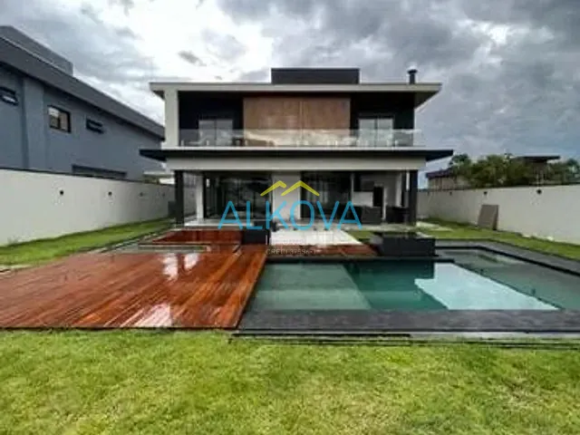 Sobrado com 700m² 4 quartos e 4 banheiros, à venda, no bairro Condomínio Reserva do Paratehy em São José dos Campos