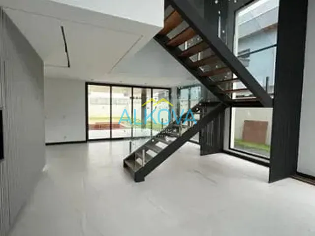 Sobrado com 700m² 4 quartos e 4 banheiros, à venda, no bairro Condomínio Reserva do Paratehy em São José dos Campos