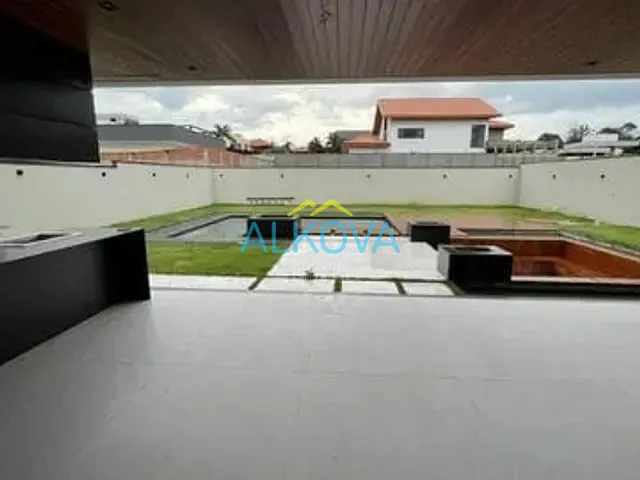 Sobrado com 700m² 4 quartos e 4 banheiros, à venda, no bairro Condomínio Reserva do Paratehy em São José dos Campos