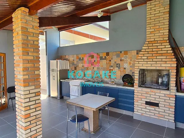 Sobrado com 450m² 4 quartos e 6 banheiros, à venda, no bairro Conjunto Residencial Esplanada do Sol em São José dos Campos