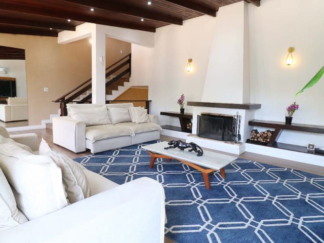 Foto do Sobrado - Sobrado para venda em Tremembé com 3 quartos, sendo 3 suítes, 294m² | Lares e Andares Imóveis