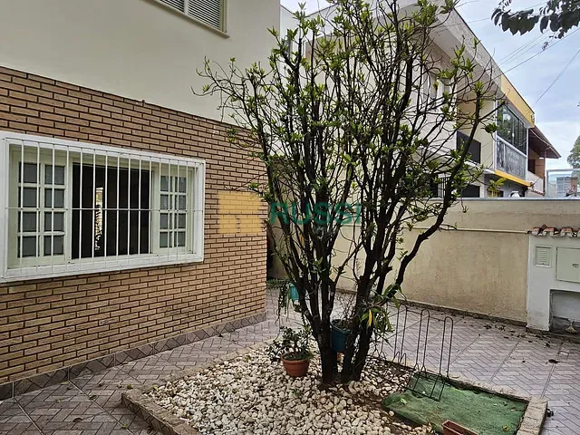 Sobrado com 190m² 3 quartos e 2 banheiros, à venda, no bairro Vila Betânia em São José dos Campos