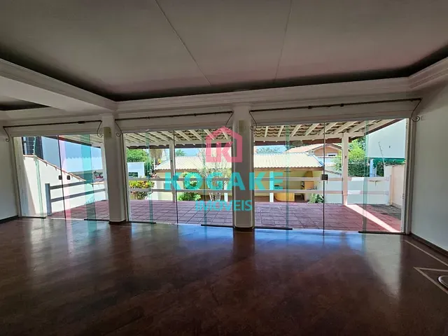 Sobrado com 375m² 3 quartos e 3 banheiros, à venda, no bairro Jardim Esplanada II em São José dos Campos