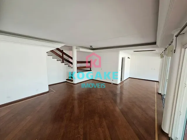 Sobrado com 375m² 3 quartos e 3 banheiros, à venda, no bairro Jardim Esplanada II em São José dos Campos