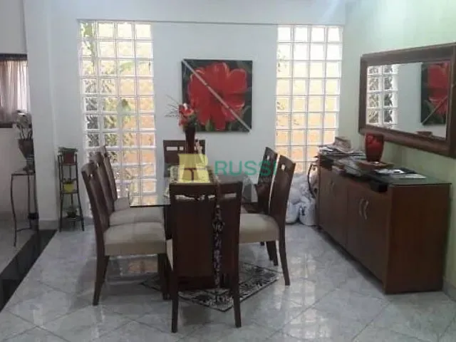 Sobrado com 350m² 4 quartos e 3 banheiros, à venda, no bairro Jardim Esplanada II em São José dos Campos