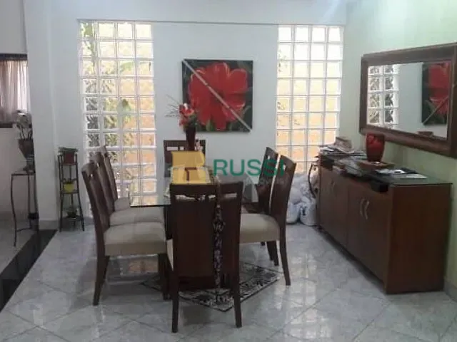 Sobrado com 350m² 4 quartos e 3 banheiros, à venda, no bairro Jardim Esplanada II em São José dos Campos