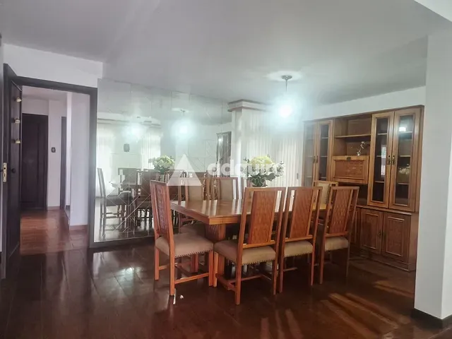 Sobrado com 238m² 5 quartos e 4 banheiros, à venda, no bairro Centro em Ponta Grossa