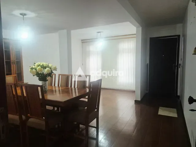 Sobrado com 238m² 5 quartos e 4 banheiros, à venda, no bairro Centro em Ponta Grossa