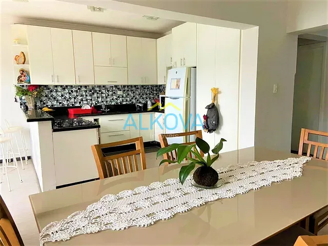 Sobrado com 250m² 3 quartos e 2 banheiros, à venda, no bairro Jardim Valparaíba em São José dos Campos
