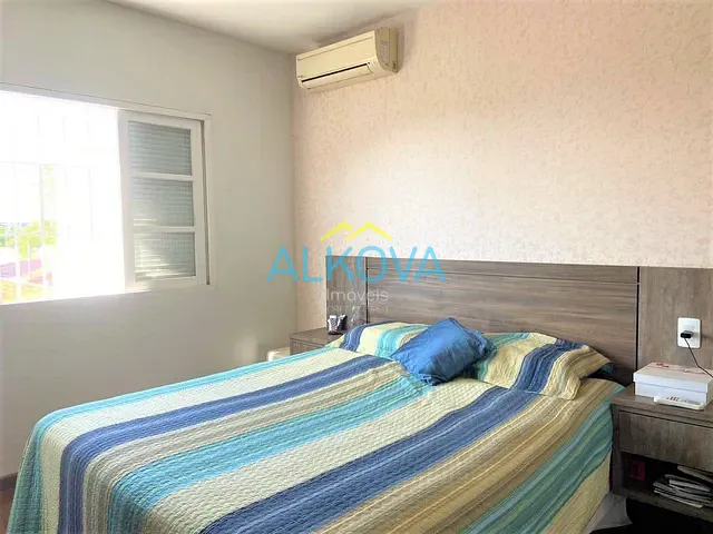 Sobrado com 250m² 3 quartos e 2 banheiros, à venda, no bairro Jardim Valparaíba em São José dos Campos