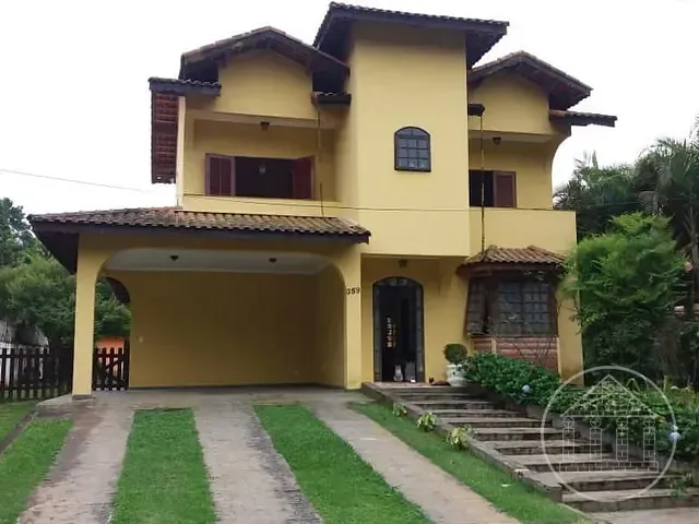 Sobrado com 759m² 4 quartos e 6 banheiros, à venda, no bairro Centro em Embu-Guaçu