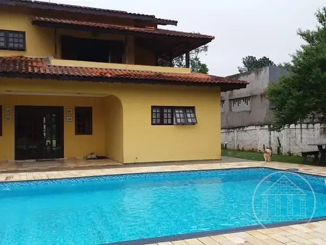 Sobrado com 759m² 4 quartos e 6 banheiros, à venda, no bairro Centro em Embu-Guaçu