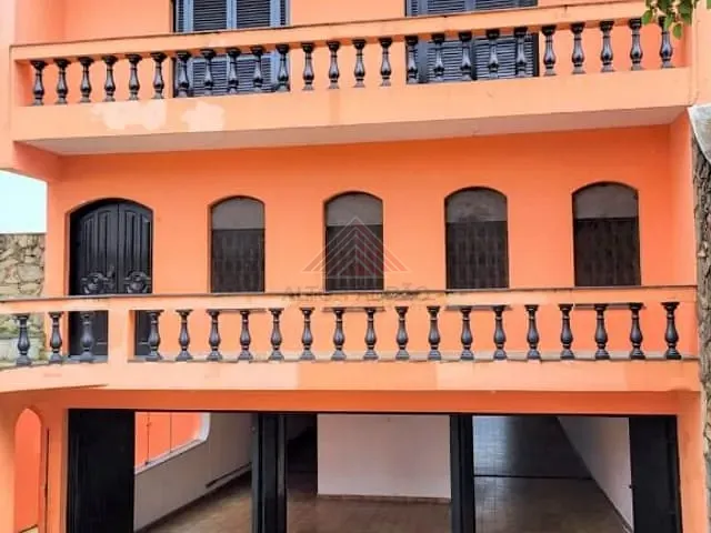 Sobrado com 423m² 4 quartos e 3 banheiros, à venda, no bairro Matriz em Mauá