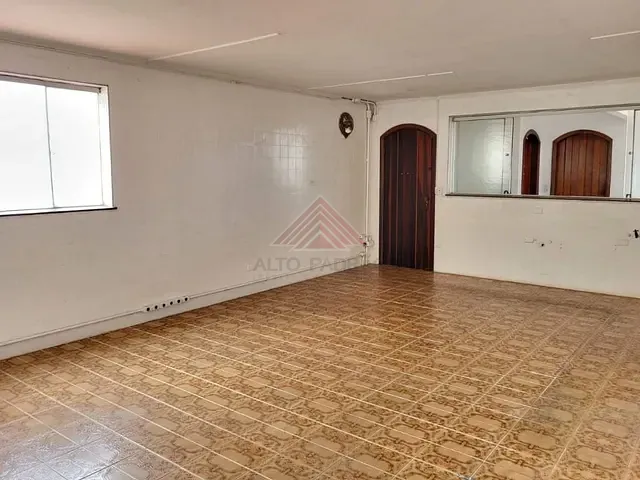 Sobrado com 423m² 4 quartos e 3 banheiros, à venda, no bairro Matriz em Mauá