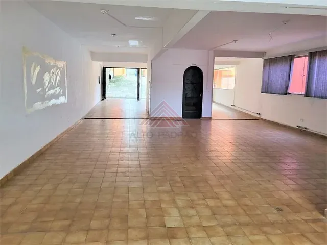 Sobrado com 423m² 4 quartos e 3 banheiros, à venda, no bairro Matriz em Mauá