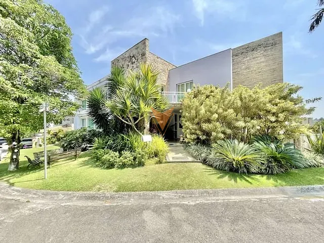 Sobrado com 1043m² 6 quartos e 7 banheiros, à venda, no bairro Golf Park em Carapicuíba