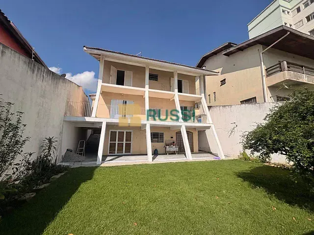 Sobrado com 388m² 4 quartos e 3 banheiros, à venda, no bairro Jardim das Indústrias em São José dos Campos