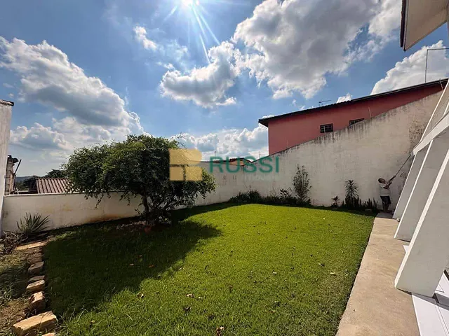 Sobrado com 388m² 4 quartos e 3 banheiros, à venda, no bairro Jardim das Indústrias em São José dos Campos