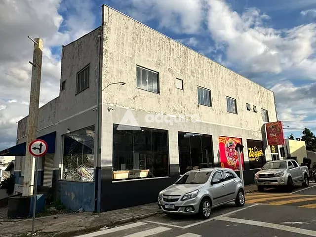 Sobrado à venda, no bairro Nova Rússia em Ponta Grossa