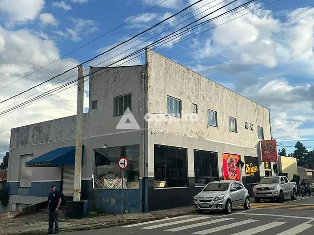 Sobrado à venda, no bairro Nova Rússia em Ponta Grossa