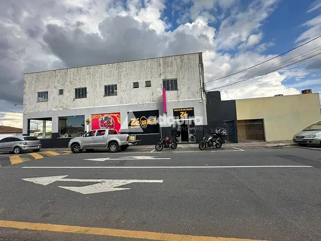 Sobrado à venda, no bairro Nova Rússia em Ponta Grossa