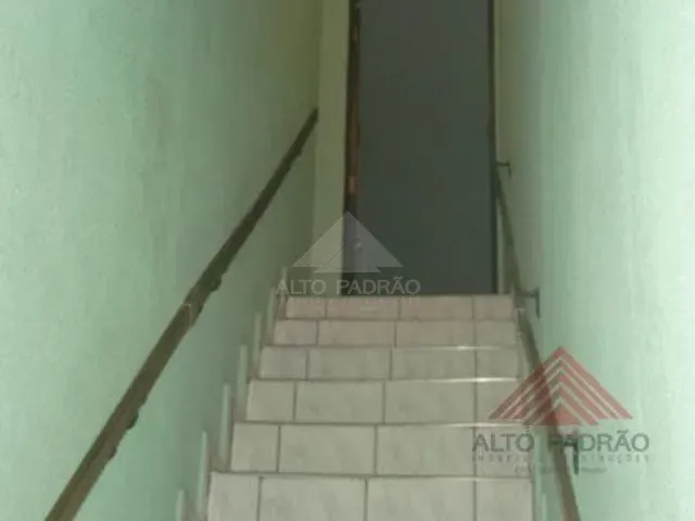 Sobrado 4 quartos e 2 banheiros, à venda, no bairro Parque São Vicente em Mauá