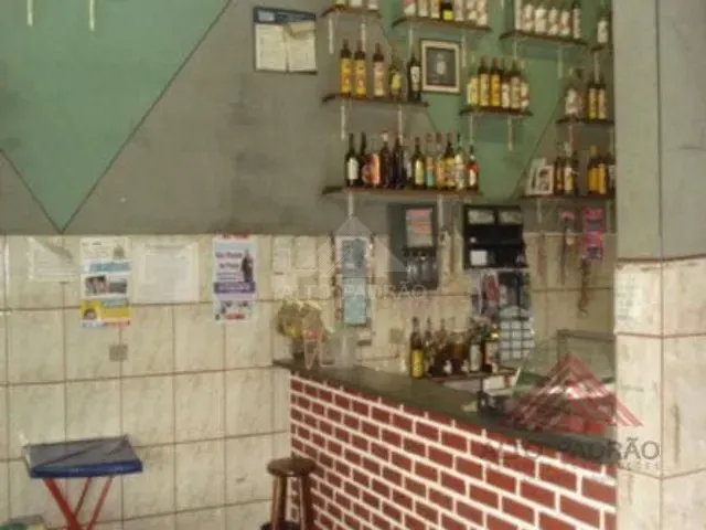 Sobrado 4 quartos e 2 banheiros, à venda, no bairro Parque São Vicente em Mauá