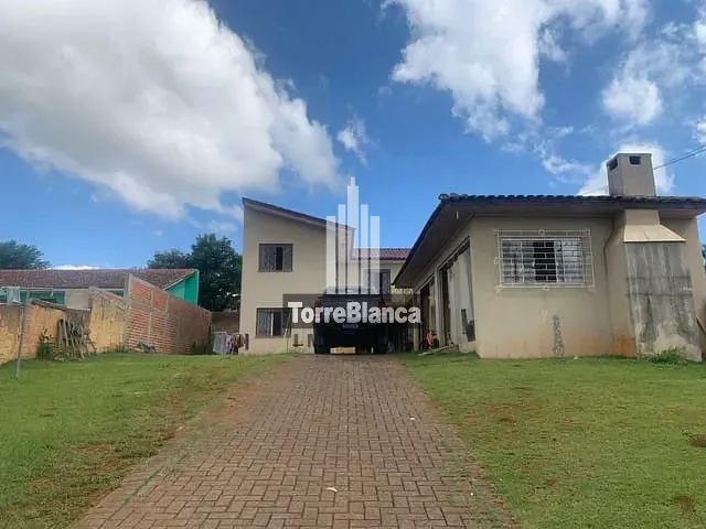 Sobrado com 160m² 4 quartos e 2 banheiros, à venda, no bairro Oficinas em Ponta Grossa
