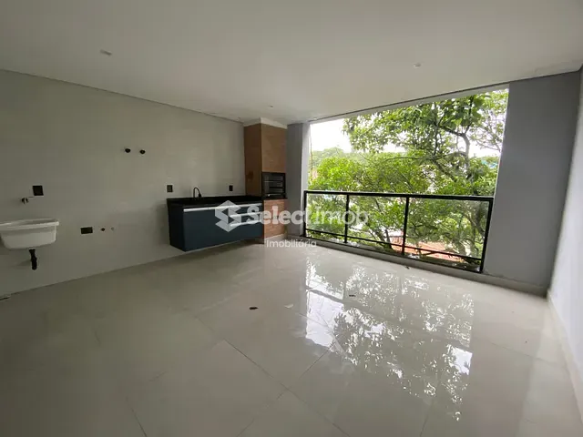 Sobrado com 250m² 4 quartos e 2 banheiros, para alugar, no bairro Centro em Ribeirão Pires