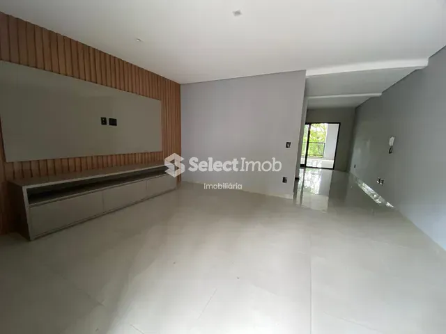 Sobrado com 250m² 4 quartos e 2 banheiros, para alugar, no bairro Centro em Ribeirão Pires