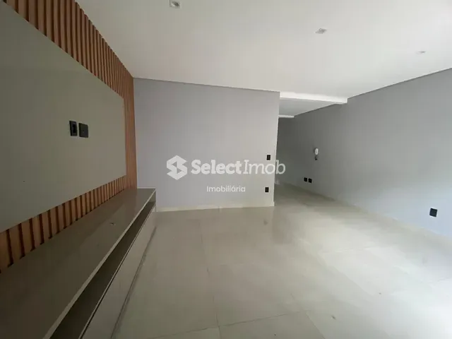 Sobrado com 250m² 4 quartos e 2 banheiros, para alugar, no bairro Centro em Ribeirão Pires